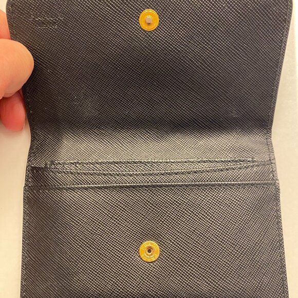 Prada Saffiano leather credit card holder with gold-toned Prada lettering. - Picture 6 of 7